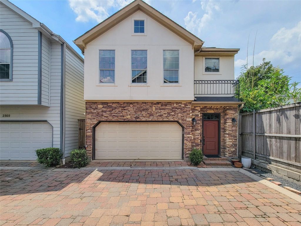 2911 Clinton Drive, Houston, TX 77020