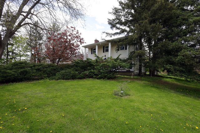 818 S Freer Road, Chelsea, MI 48118
