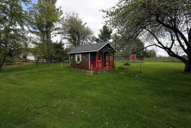 818 S Freer Road, Chelsea, MI 48118