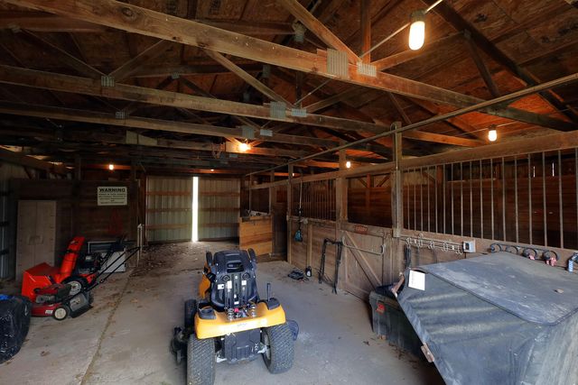 818 S Freer Road, Chelsea, MI 48118