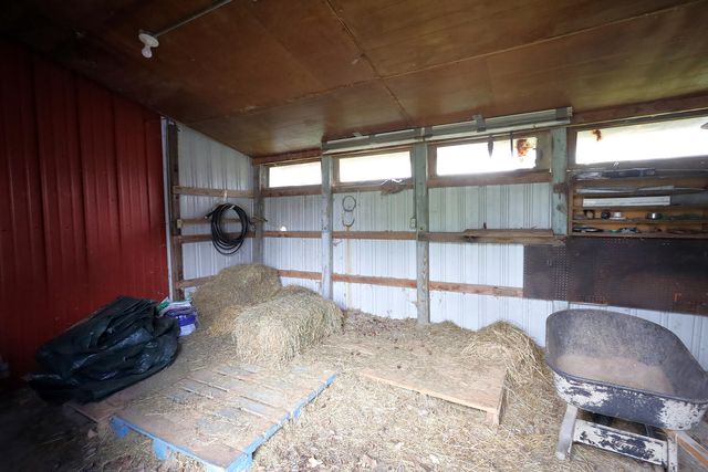 818 S Freer Road, Chelsea, MI 48118