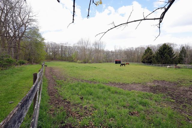 818 S Freer Road, Chelsea, MI 48118