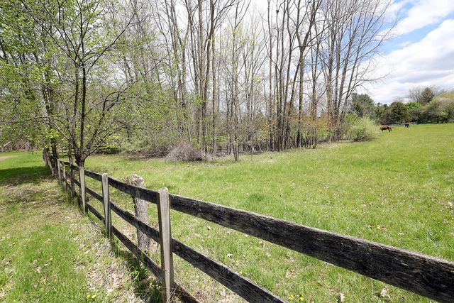 818 S Freer Road, Chelsea, MI 48118