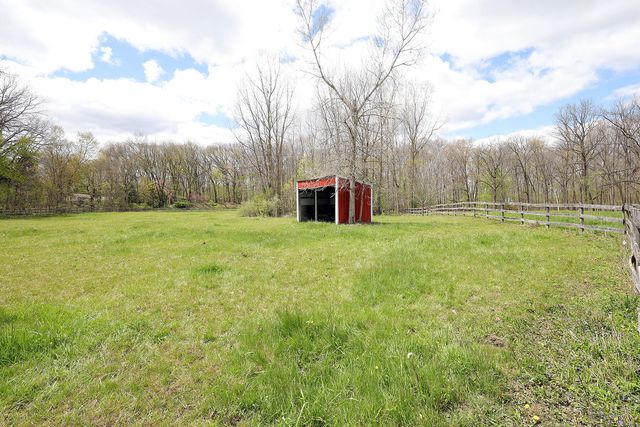 818 S Freer Road, Chelsea, MI 48118