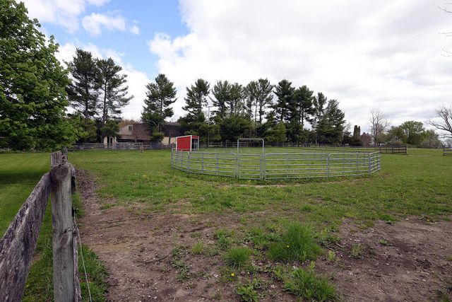 818 S Freer Road, Chelsea, MI 48118