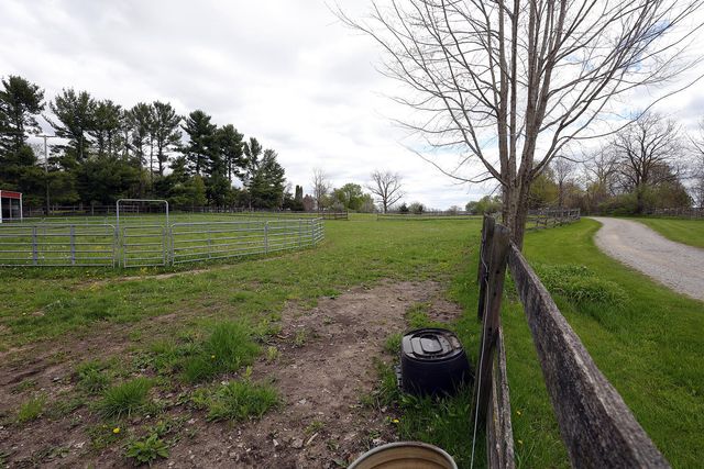 818 S Freer Road, Chelsea, MI 48118