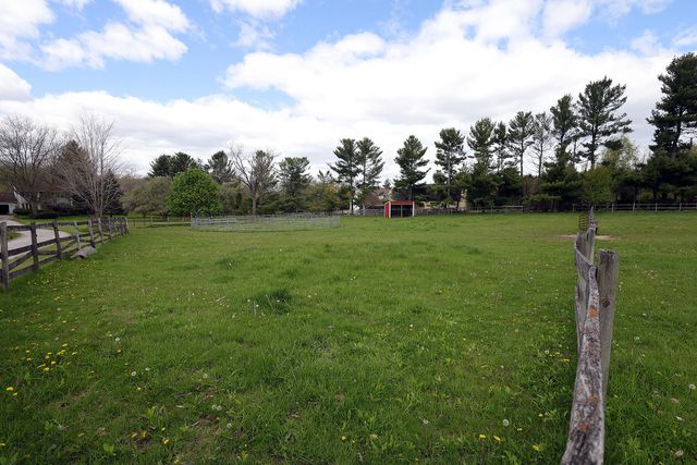 818 S Freer Road, Chelsea, MI 48118