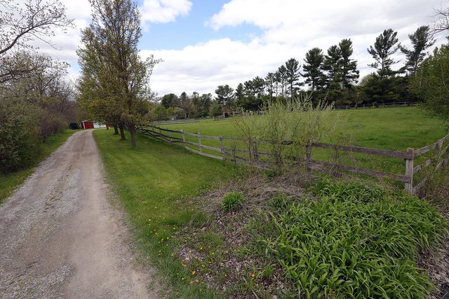 818 S Freer Road, Chelsea, MI 48118