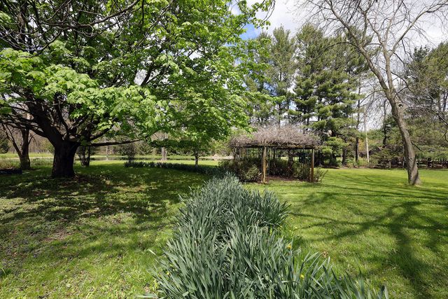 818 S Freer Road, Chelsea, MI 48118