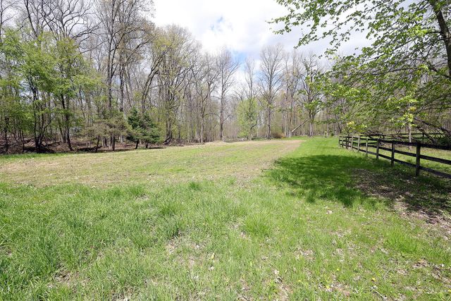 818 S Freer Road, Chelsea, MI 48118