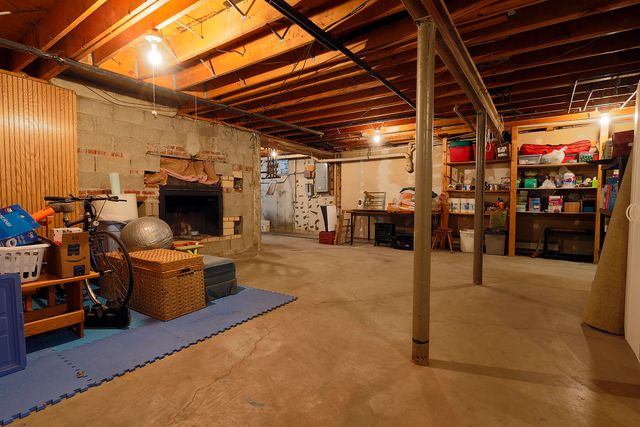 818 S Freer Road, Chelsea, MI 48118