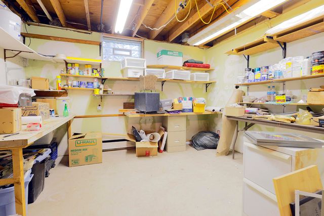 818 S Freer Road, Chelsea, MI 48118