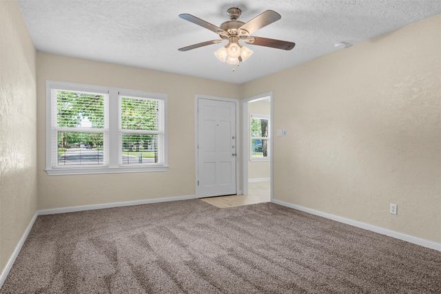 5441 Thomas Lane, River Oaks, TX 76114