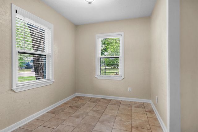 5441 Thomas Lane, River Oaks, TX 76114