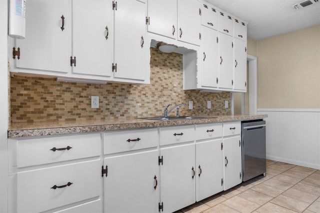 5441 Thomas Lane, River Oaks, TX 76114