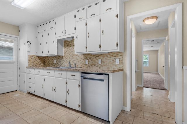 5441 Thomas Lane, River Oaks, TX 76114