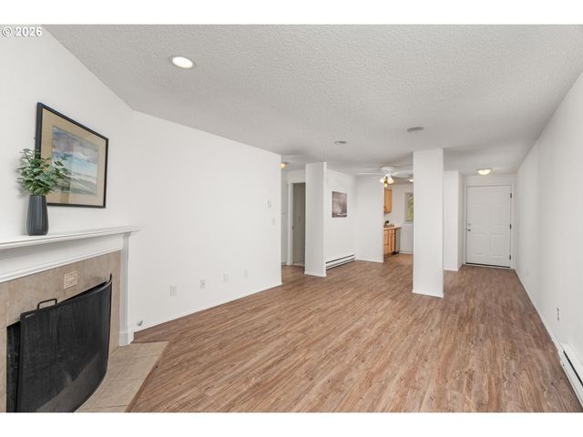 12616 Nw BARNES Rd 7, Portland, OR 97229