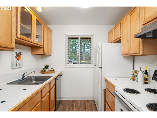 12616 Nw BARNES Rd 7, Portland, OR 97229