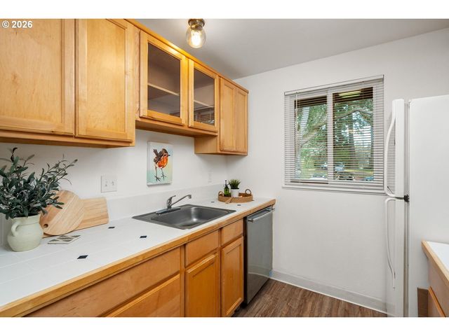 12616 Nw BARNES Rd 7, Portland, OR 97229