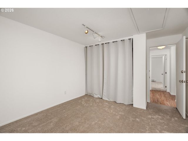 12616 Nw BARNES Rd 7, Portland, OR 97229