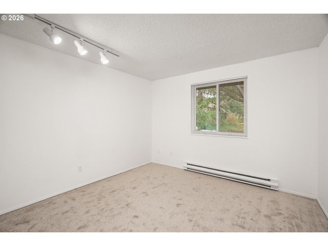 12616 Nw BARNES Rd 7, Portland, OR 97229