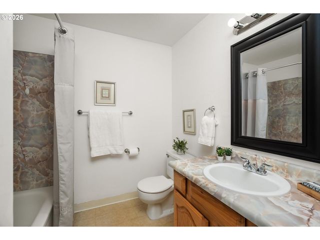 12616 Nw BARNES Rd 7, Portland, OR 97229