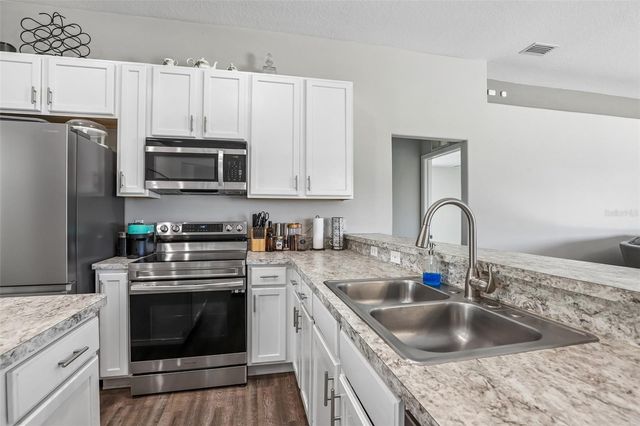 2206 WOODEN SHOE WAY, Plant City, FL 33567