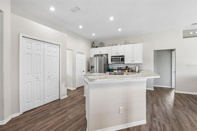 2206 WOODEN SHOE WAY, Plant City, FL 33567