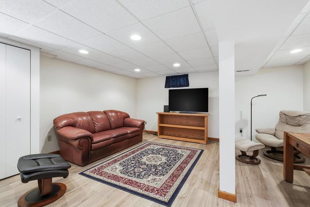 8114 9th Street W, Rock Island, IL 61201