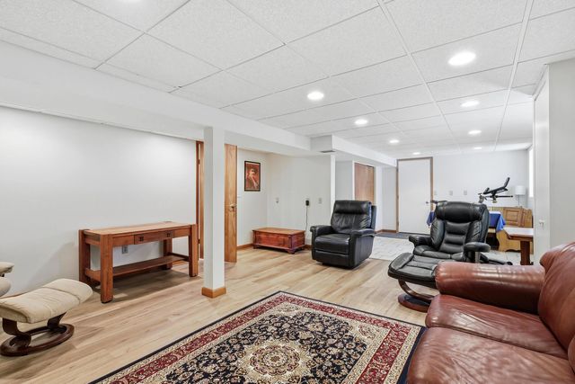 8114 9th Street W, Rock Island, IL 61201