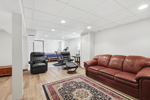 8114 9th Street W, Rock Island, IL 61201