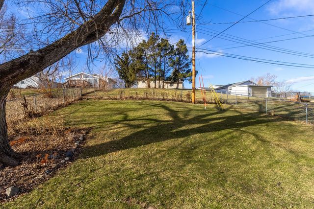 8114 9th Street W, Rock Island, IL 61201