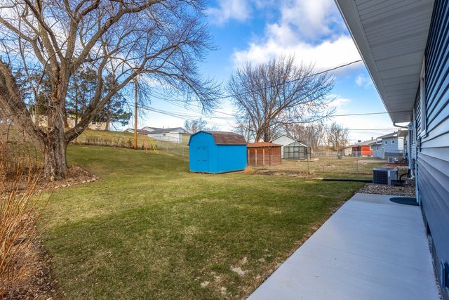 8114 9th Street W, Rock Island, IL 61201