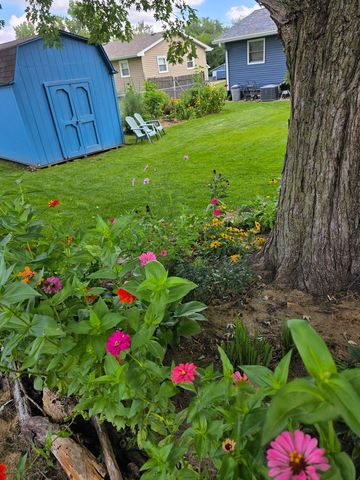 8114 9th Street W, Rock Island, IL 61201