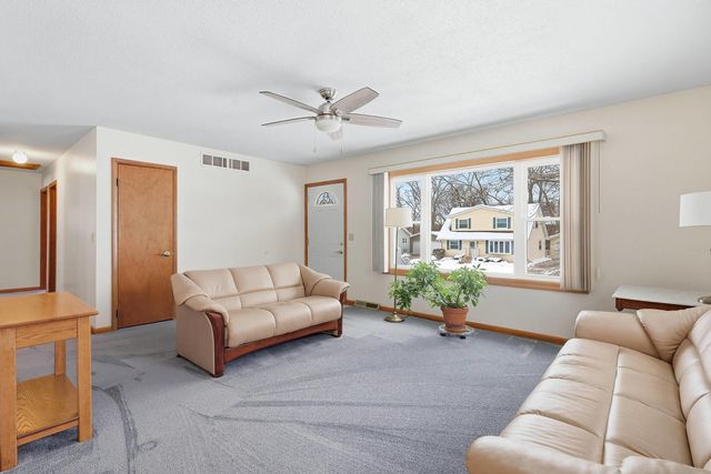 8114 9th Street W, Rock Island, IL 61201