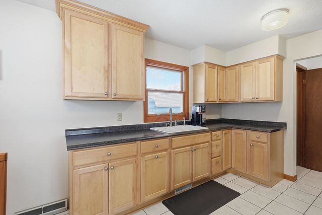 8114 9th Street W, Rock Island, IL 61201