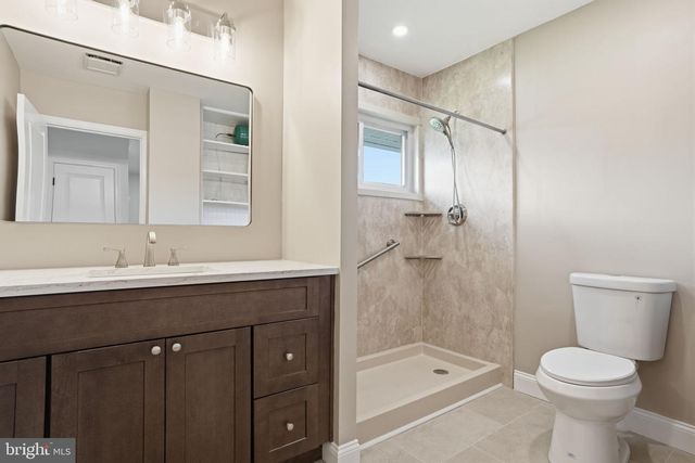 7 WILDFLOWER RD, Levittown, PA 19057