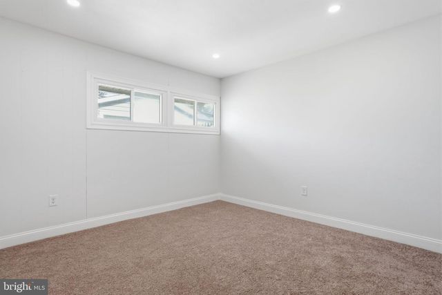 7 WILDFLOWER RD, Levittown, PA 19057