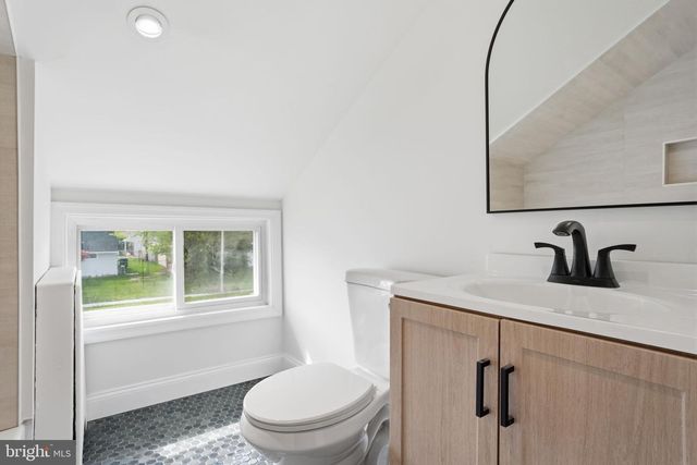 7 WILDFLOWER RD, Levittown, PA 19057