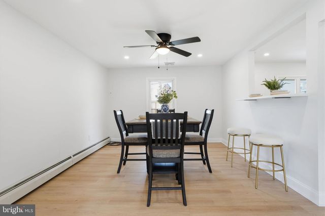 7 WILDFLOWER RD, Levittown, PA 19057