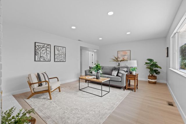 7832 Ahl Way, Fair Oaks, CA 95628