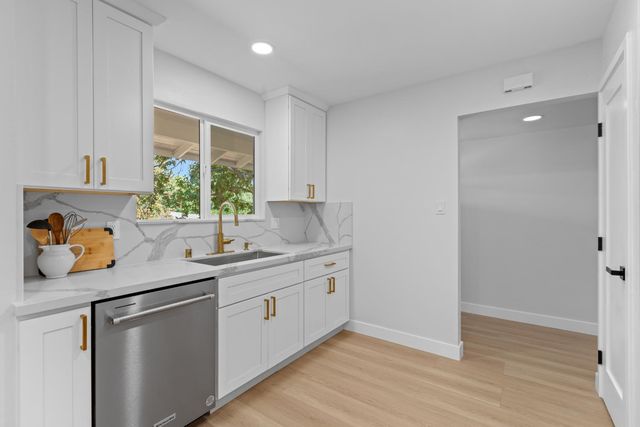 7832 Ahl Way, Fair Oaks, CA 95628