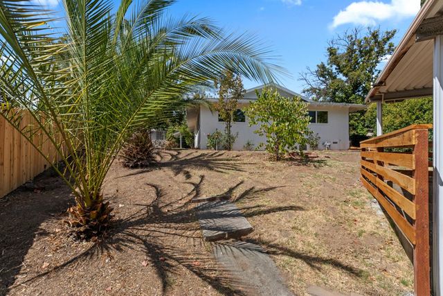 7832 Ahl Way, Fair Oaks, CA 95628