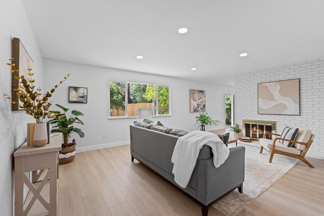 7832 Ahl Way, Fair Oaks, CA 95628