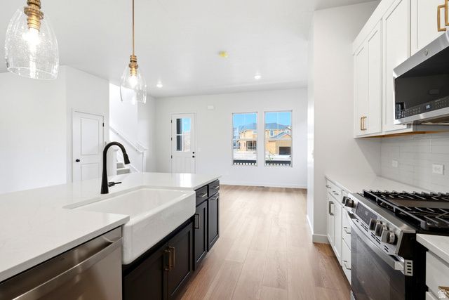 7301 W TERRAINE RD, West Jordan, UT 84081