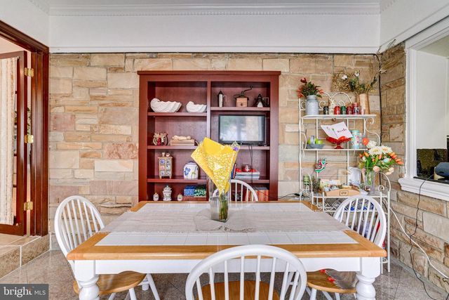 8212 OLD GEORGETOWN RD, Bethesda, MD 20814