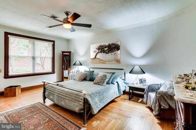 8212 OLD GEORGETOWN RD, Bethesda, MD 20814