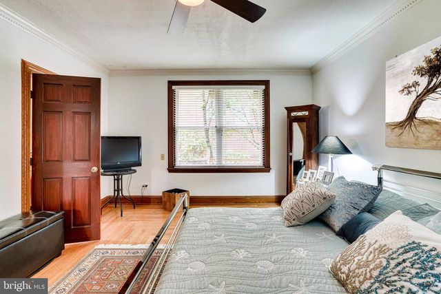 8212 OLD GEORGETOWN RD, Bethesda, MD 20814