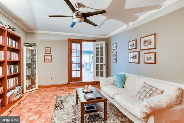 8212 OLD GEORGETOWN RD, Bethesda, MD 20814