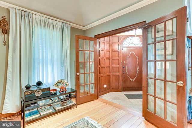 8212 OLD GEORGETOWN RD, Bethesda, MD 20814